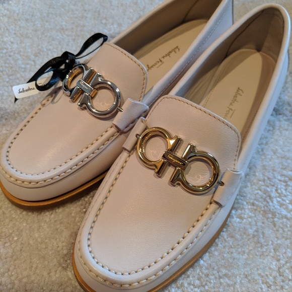 Salvatore Ferragamo Women's Rolo Reversible Loafer - Picture 3 of 4